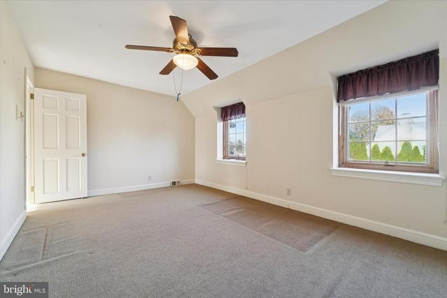 1042 BLYTHE AVE, Drexel Hill, PA 19026