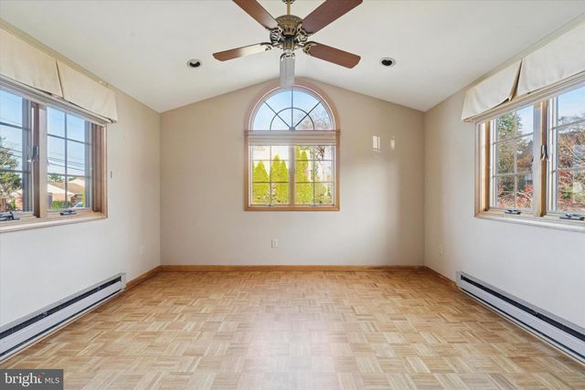 1042 BLYTHE AVE, Drexel Hill, PA 19026