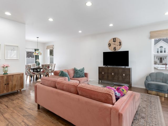 1329 Amaranth Drive, Naperville, IL 60564