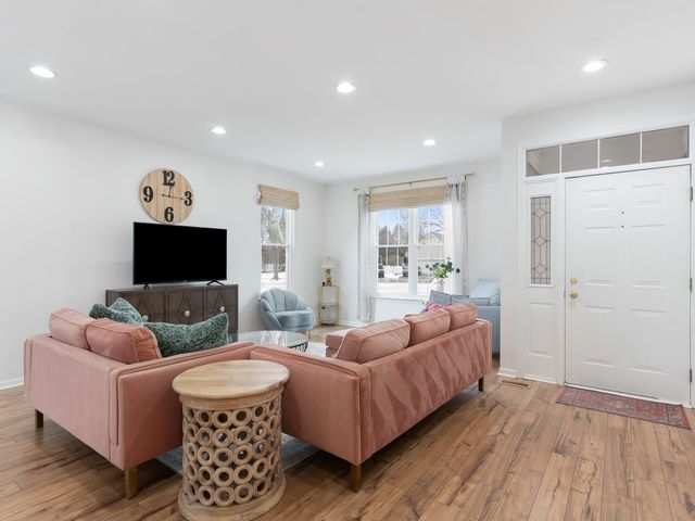 1329 Amaranth Drive, Naperville, IL 60564