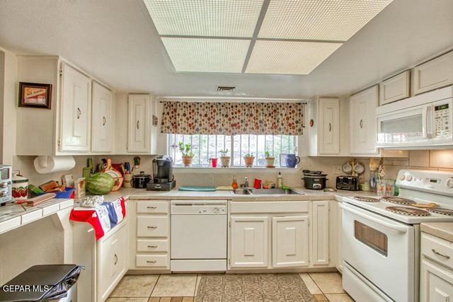 1730 Bara Drive, El Paso, TX 79935