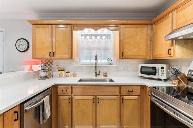 1746 Redfish Drive SE, Darien, GA 31305