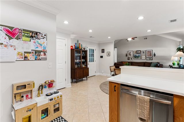 1746 Redfish Drive SE, Darien, GA 31305