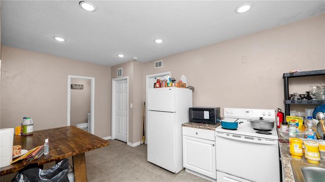 1128 STELLA AVENUE N, Lakeland, FL 33805