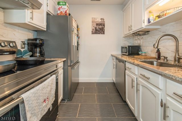 120 Willard St 14, Pompton Lakes Boro, NJ 07442