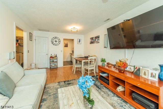 120 Willard St 14, Pompton Lakes Boro, NJ 07442