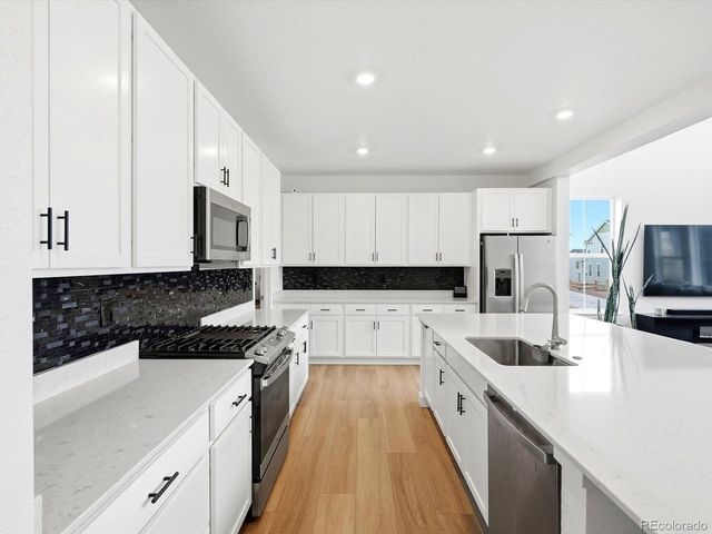 988 Congress Pl, Elizabeth, CO 80107