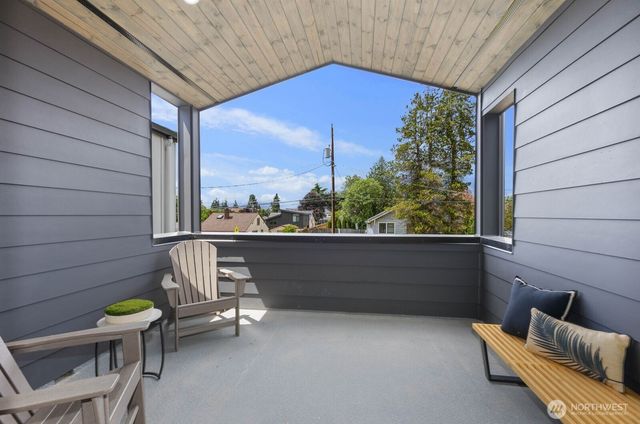 11748 Dayton Avenue N, Seattle, WA 98133