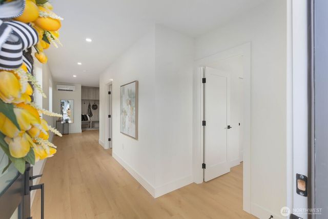 11748 Dayton Avenue N, Seattle, WA 98133