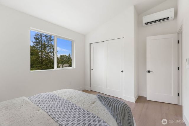 11748 Dayton Avenue N, Seattle, WA 98133