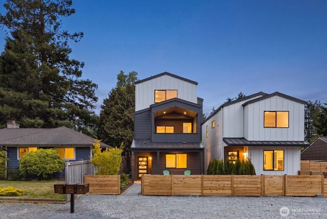 11748 Dayton Avenue N, Seattle, WA 98133