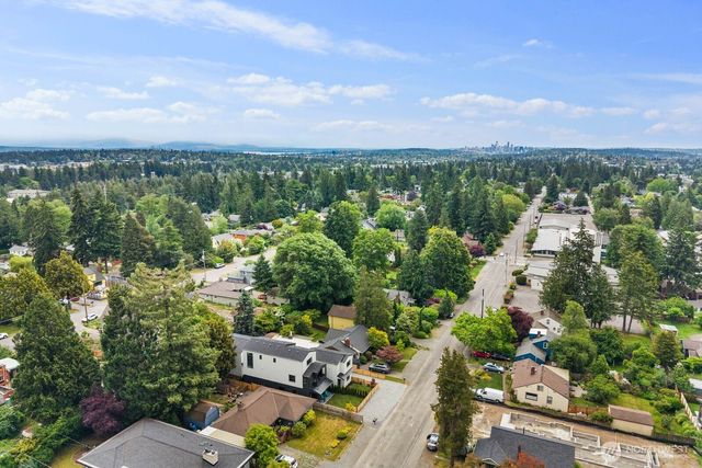 11748 Dayton Avenue N, Seattle, WA 98133