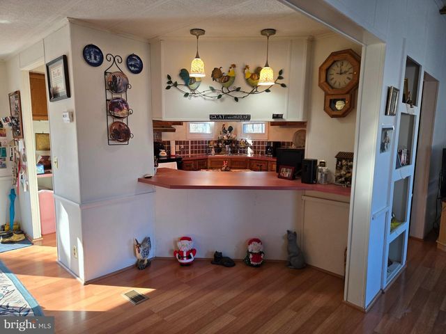 727 DOGWOOD DR, Green Lane, PA 18054