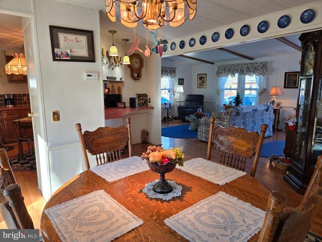 727 DOGWOOD DR, Green Lane, PA 18054