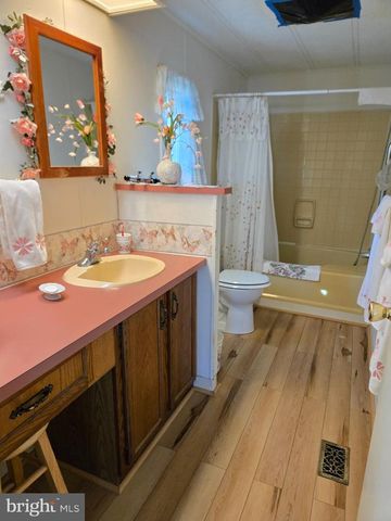 727 DOGWOOD DR, Green Lane, PA 18054