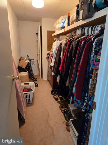 727 DOGWOOD DR, Green Lane, PA 18054