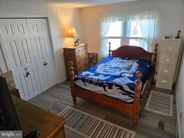 727 DOGWOOD DR, Green Lane, PA 18054