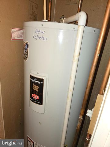 727 DOGWOOD DR, Green Lane, PA 18054