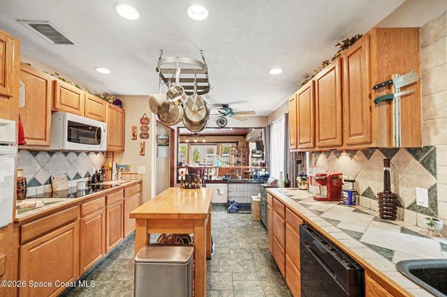 1131 Fairway Court NE, Palm Bay, FL 32905