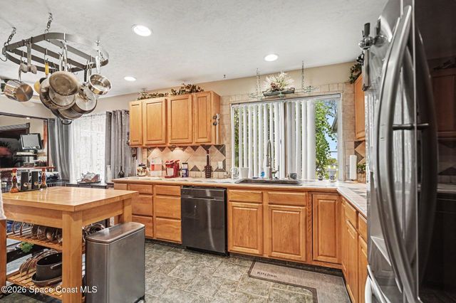 1131 Fairway Court NE, Palm Bay, FL 32905