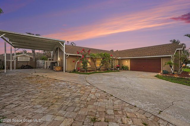 1131 Fairway Court NE, Palm Bay, FL 32905
