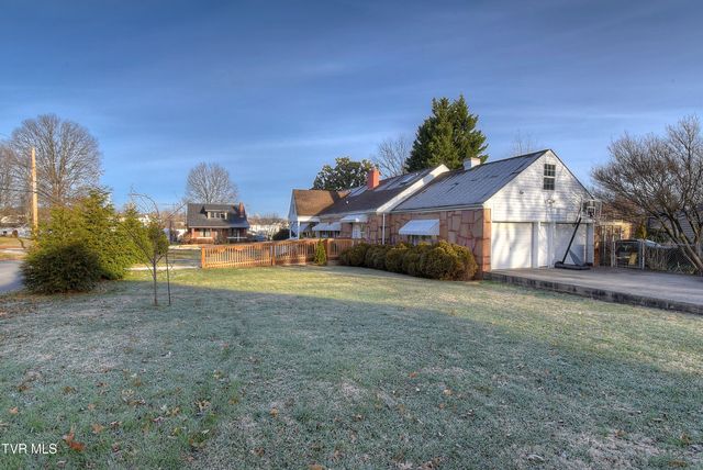 627 West Maple Street, Johnson City, TN 37604