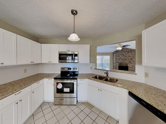 6610 Bellfield Manor Lane, Houston, TX 77084