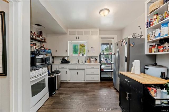 323 E Colton, Redlands, CA 92374