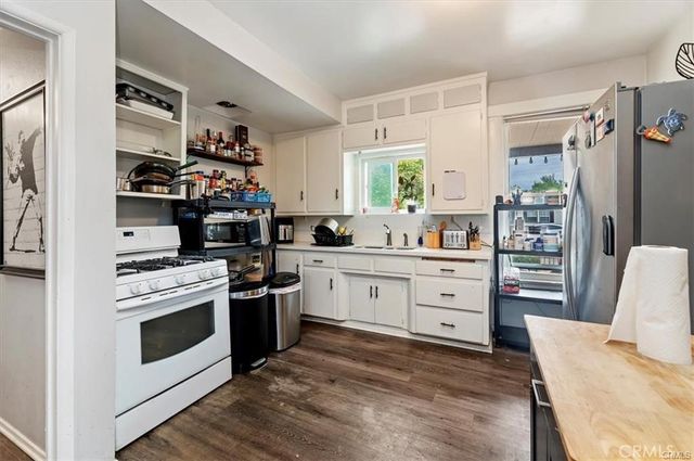 323 E Colton, Redlands, CA 92374