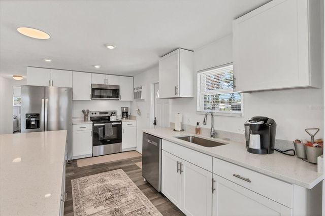 3280 HOLLY AVENUE, Englewood, FL 34224