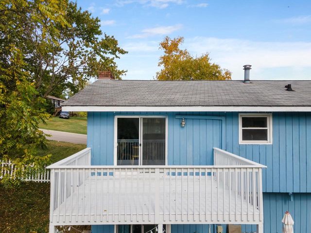 305 South Road, Mount Horeb, WI 53572