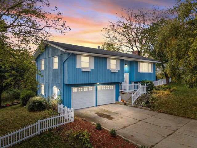 305 South Road, Mount Horeb, WI 53572