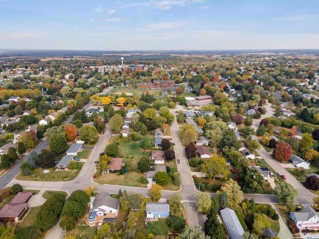 305 South Road, Mount Horeb, WI 53572