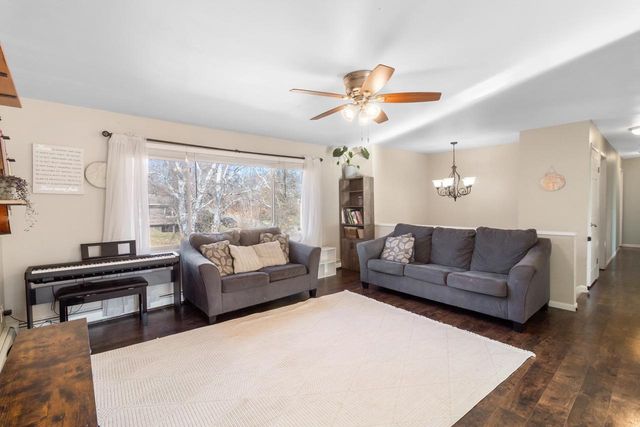 305 South Road, Mount Horeb, WI 53572