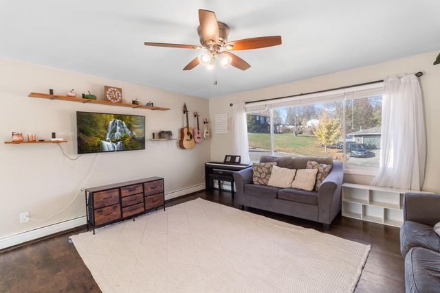 305 South Road, Mount Horeb, WI 53572