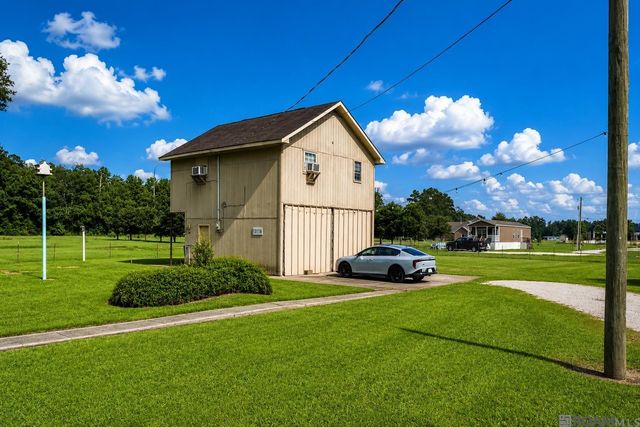 13180 Galloway Garden Rd, Walker, LA 70785