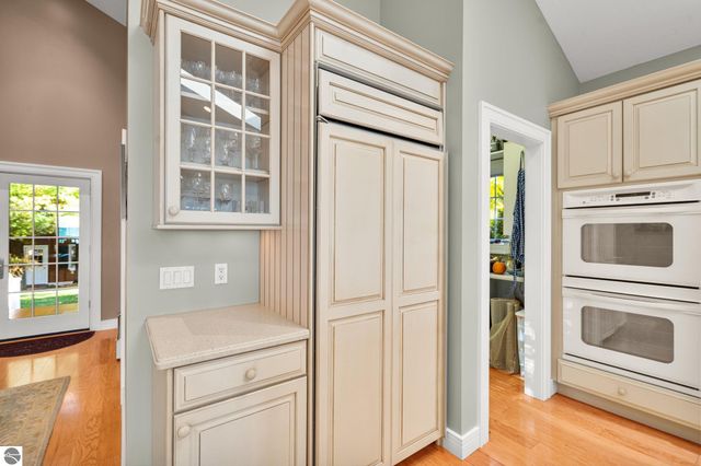 4903 Lake Shore Drive, Charlevoix, MI 49720