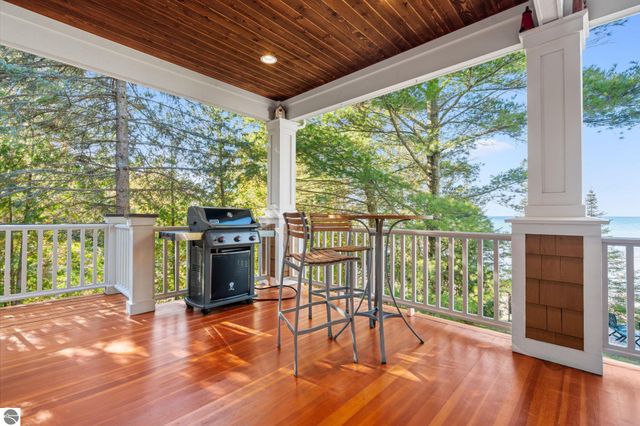 4903 Lake Shore Drive, Charlevoix, MI 49720