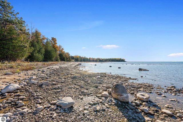 4903 Lake Shore Drive, Charlevoix, MI 49720