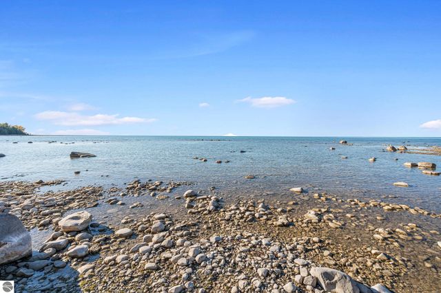 4903 Lake Shore Drive, Charlevoix, MI 49720