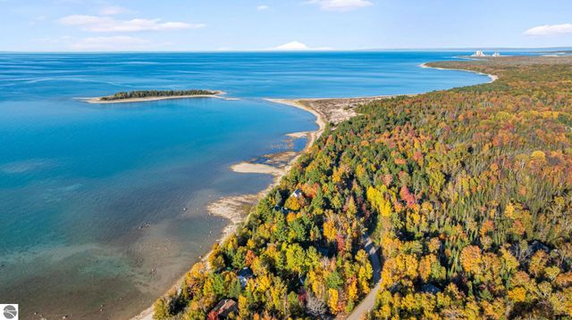 4903 Lake Shore Drive, Charlevoix, MI 49720