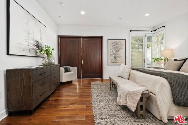 447 N Doheny Drive 102, Beverly Hills, CA 90210