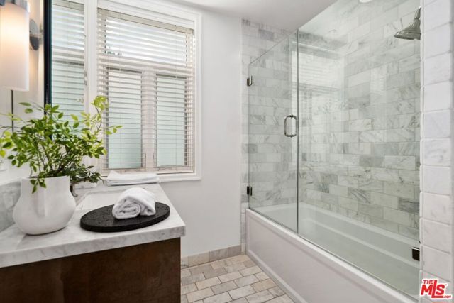 447 N Doheny Drive 102, Beverly Hills, CA 90210