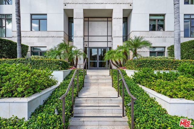 447 N Doheny Drive 102, Beverly Hills, CA 90210