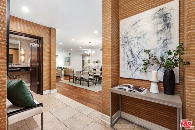 447 N Doheny Drive 102, Beverly Hills, CA 90210