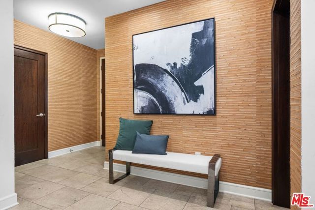 447 N Doheny Drive 102, Beverly Hills, CA 90210