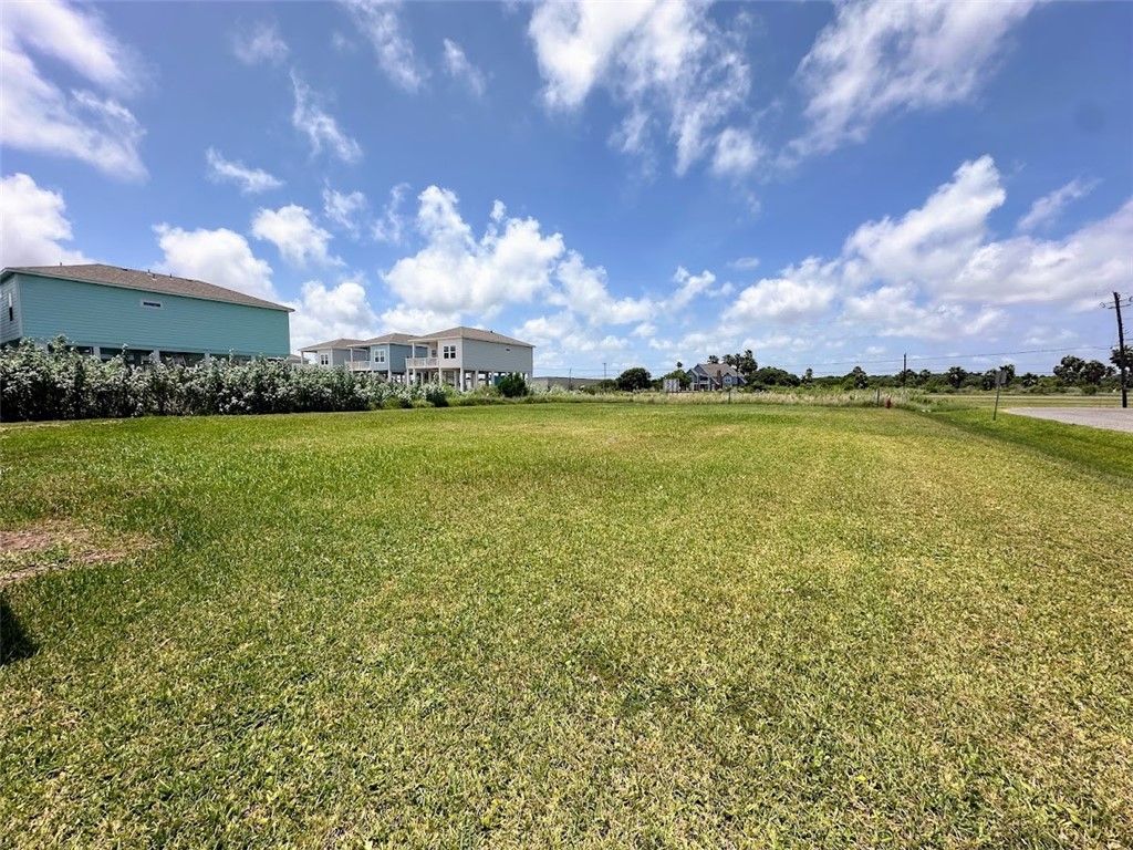 103 Palm Dr, Rockport, TX 78382 — photo 3