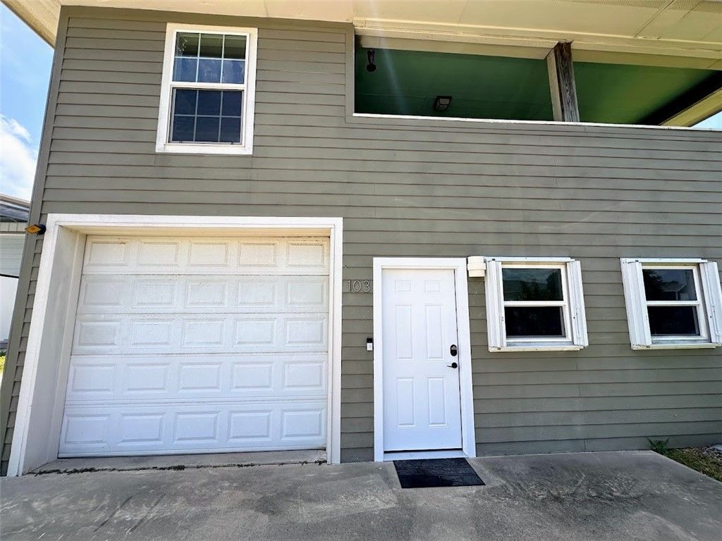 103 Palm Dr, Rockport, TX 78382 — photo 5