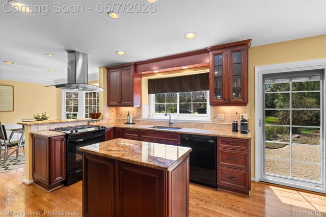 45075 Courtview Trail, Novi, MI 48375