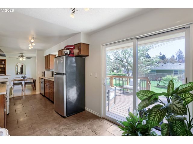 13614 Se HARRISON Ct, Portland, OR 97233